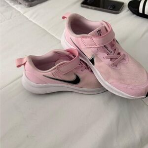 Nike Kids Light Pink Sneakers with Black Swoosh